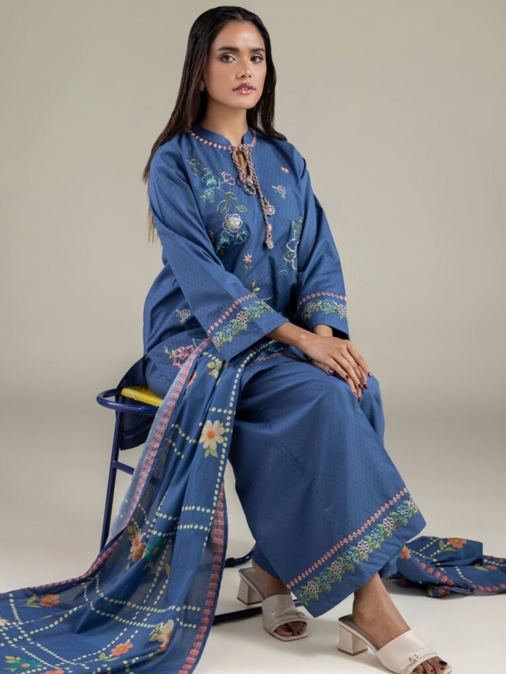 Blue Floral Embroidered Wide-Leg Pants & Tunic Set
